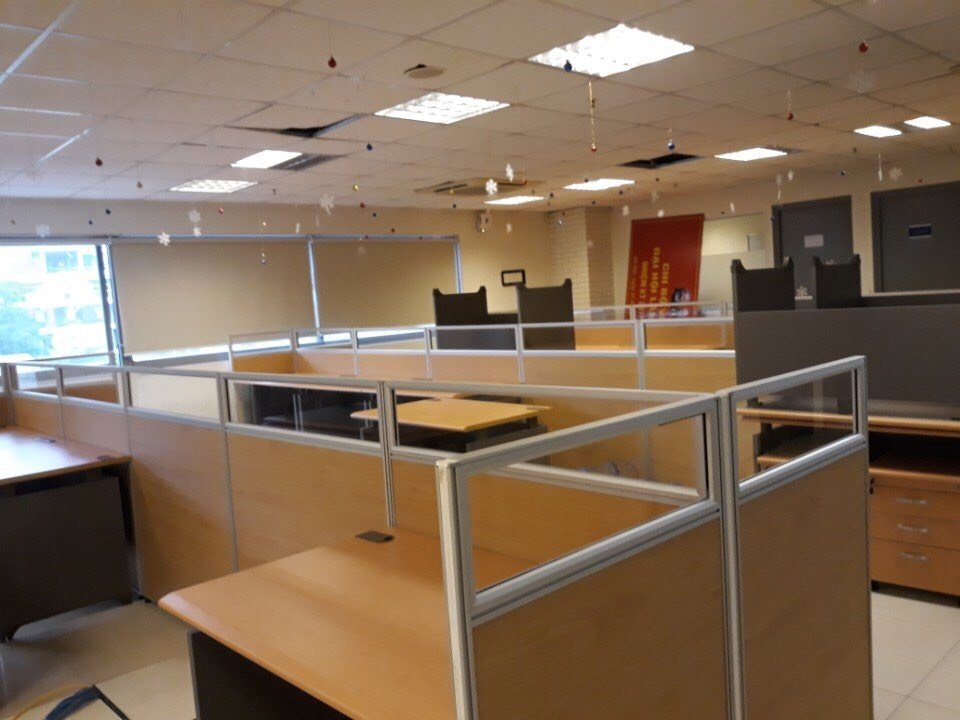 Vách Ngăn The One VN05 Gỗ Kính