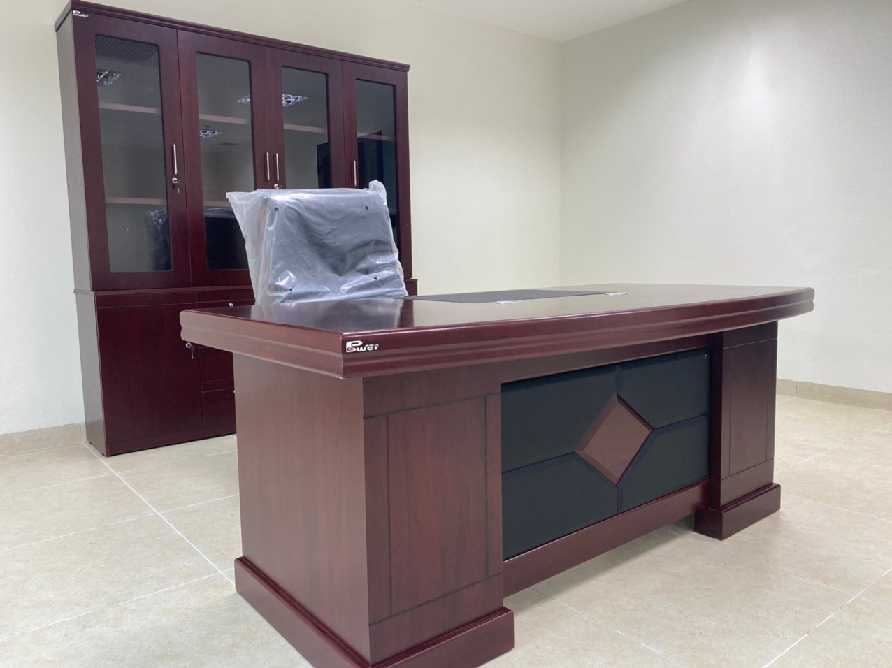 Bàn giám đốc DT1890H17 Bàn giám đốc DT1890H17