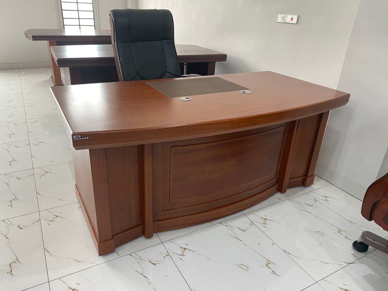 Bàn giám đốc The One DT1890VM12 Bàn giám đốc The One DT1890VM12